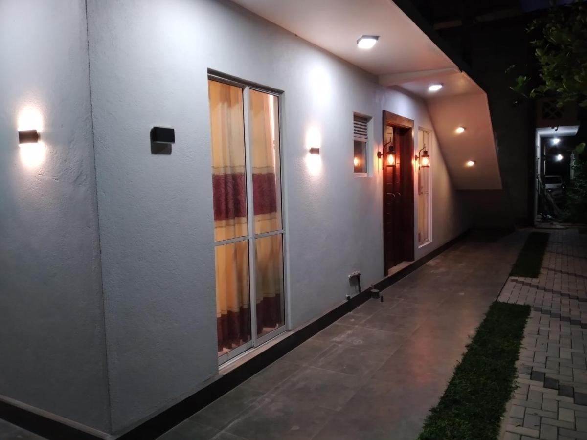 Golden Villa Ambalangoda  Buitenkant foto