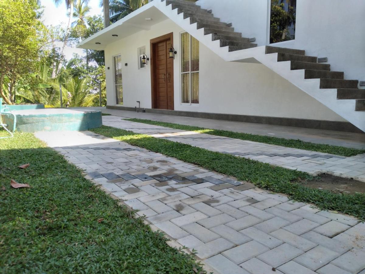 Golden Villa Ambalangoda  Buitenkant foto