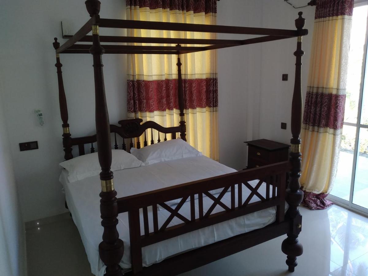 Golden Villa Ambalangoda  Buitenkant foto