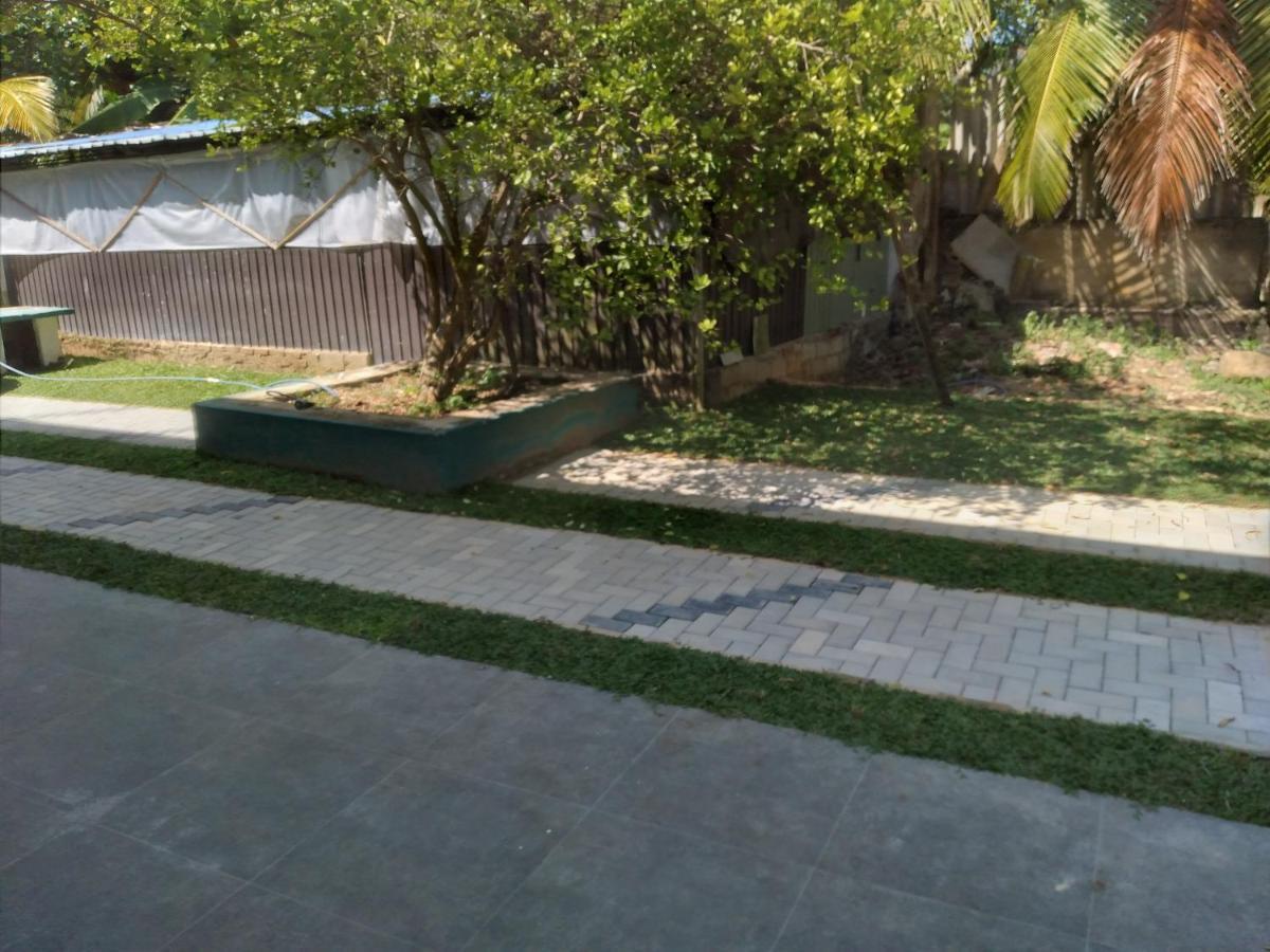 Golden Villa Ambalangoda  Buitenkant foto